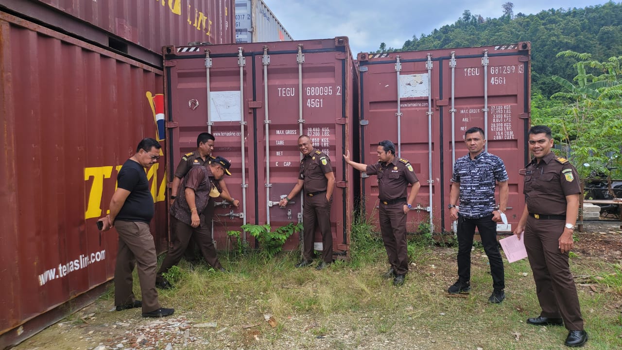 kejati-papua-sita-barang-bukti-dugaan-korupsi-apbd-2018-kabupaten-pegubin