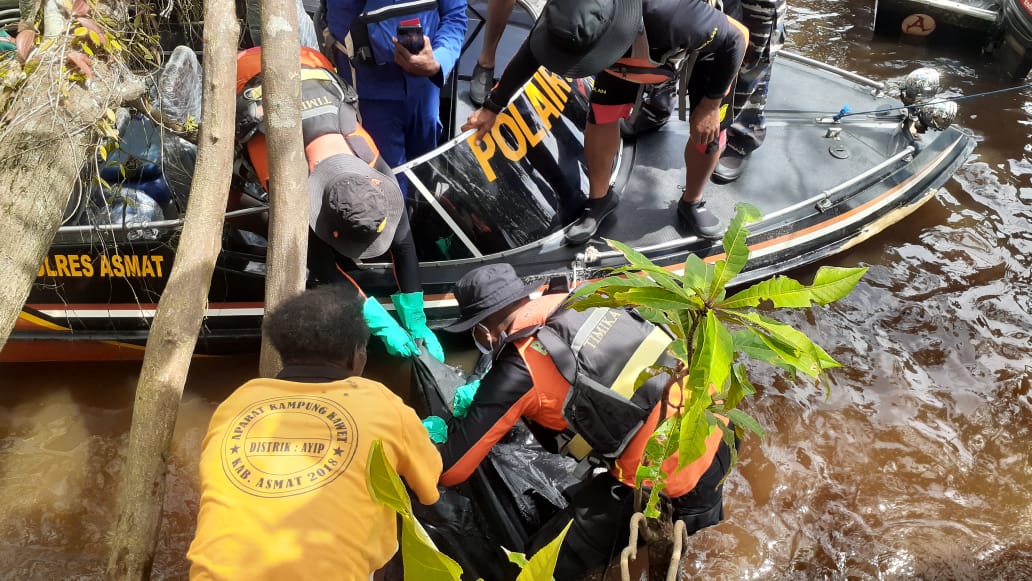 satu-korban-ketinting-terbalik-di-muara-ayip-ditemukan-meninggal-dunia