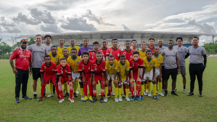 papua-football-academy-uji-coba-lawan-mimika-united