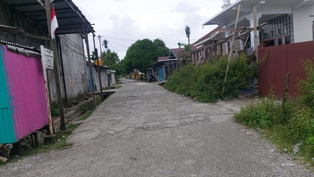warga-rt-40-minta-jalan-smp-7-diaspal