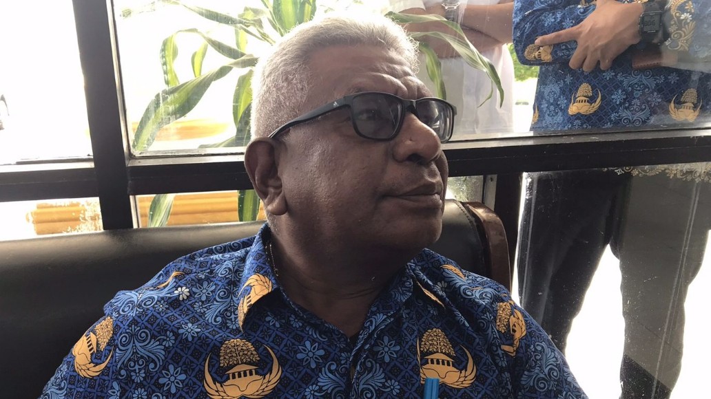 Plt Bupati Mimika, Johannes Rettob.  Foto: Dok/ Papua60detik