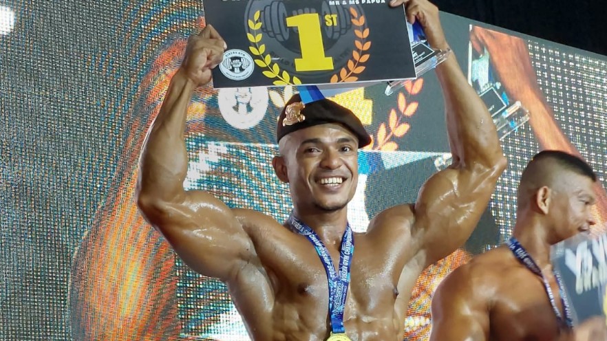 Bram Suebu memenangkan Even Visera Gym Championship MR dan MS Papua 2022 di Jayapura, Sabtu (9/12/2022). Foto: Istimewa
