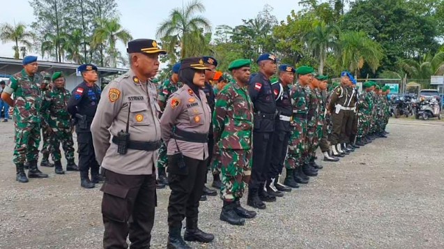 814-pasukan-tni-polri-dikerahkan-amankan-kunjungan-panglima-tni-dan-kapolri