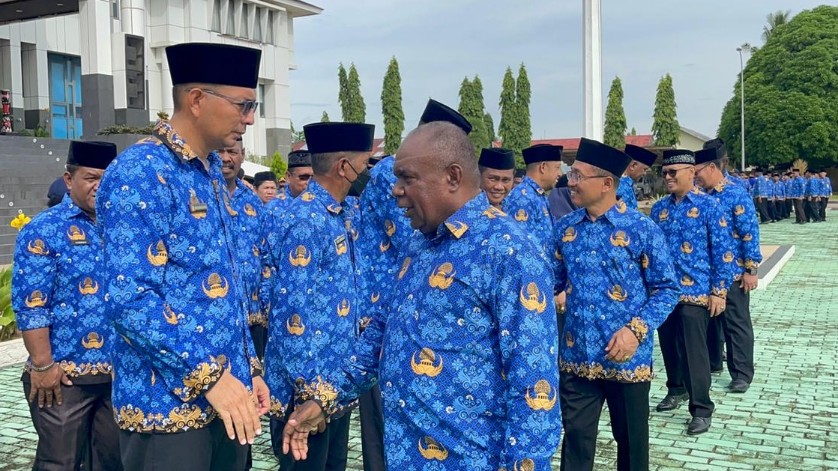 bupati-merauke-tegur-pegawainya-yang-pemalas