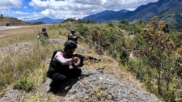 kkb-serang-aparat-di-intan-jaya