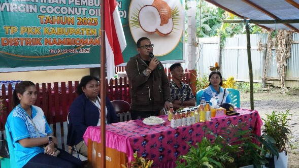 kaya-potensi-kelapa-warga-mappi-dilatih-produksi-vco