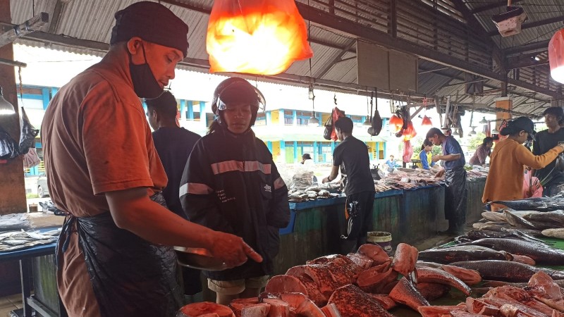 pengunjung-pasar-sentral-menurun-pedagang-sayur-dan-ikan-mengeluh