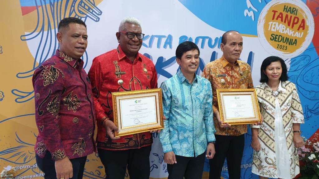 pemkab-mimika-terima-penghargaan-paramesti-dari-kemenkes