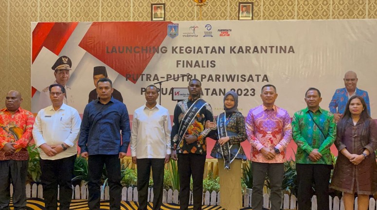 Pj Gubernur Papua Selatan Apolo Safanpo melaunching karantina 20 finalis putra putri pariwisata 2023. Foto: Ami/ Papua60detik