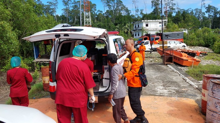 dua-penumpang-km-farida-indah-ditemukan-selamat-enam-masih-dalam-pencarian