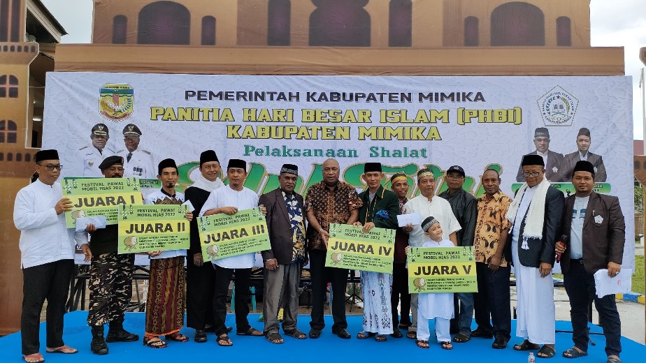 lamongan-juara-satu-festival-mobil-hias-dan-takbir-di-mimika