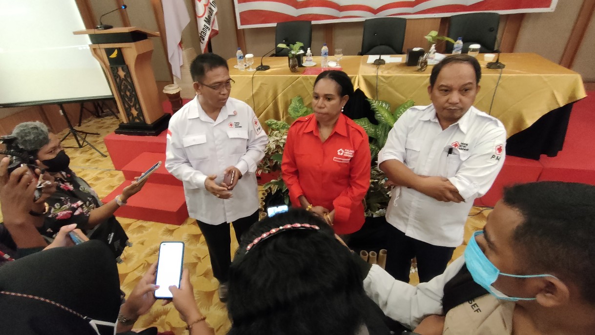 elpina-kogoya-kembali-pimpin-pmi-puncak-papua