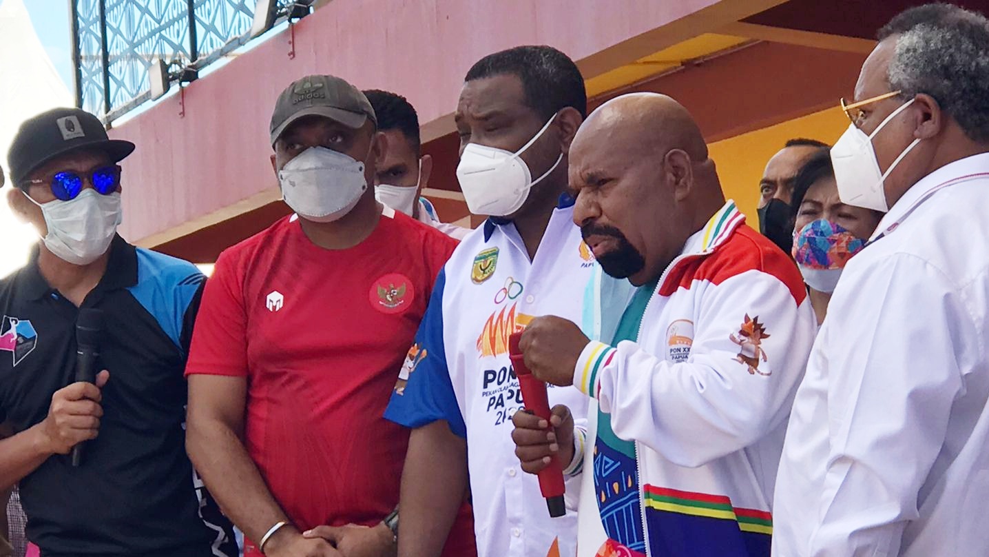 lukas-enembe-harap-papua-masuk-5-besar-pon-xx