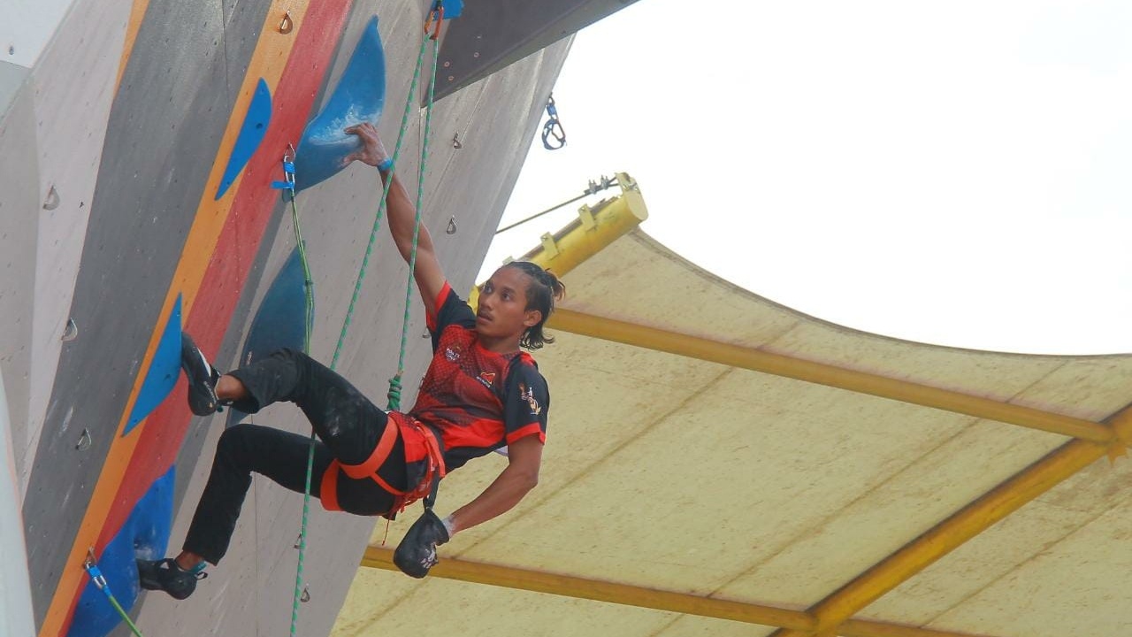climber-papua-sumbang-emas-di-nomor-lead-perorangan-putra