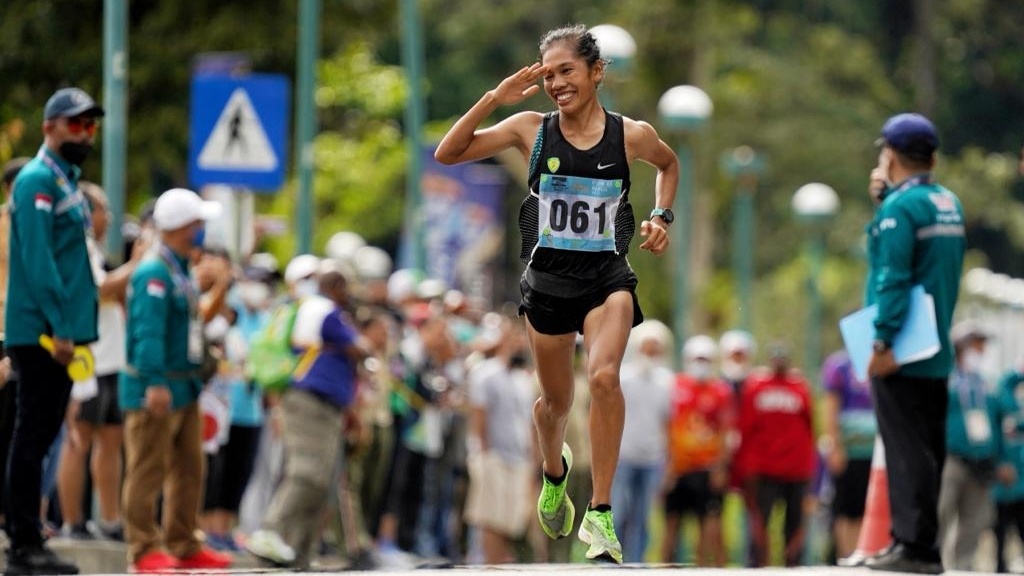 odekta-elvina-naibaho-hat-trick-emas-di-pon-xx-papua