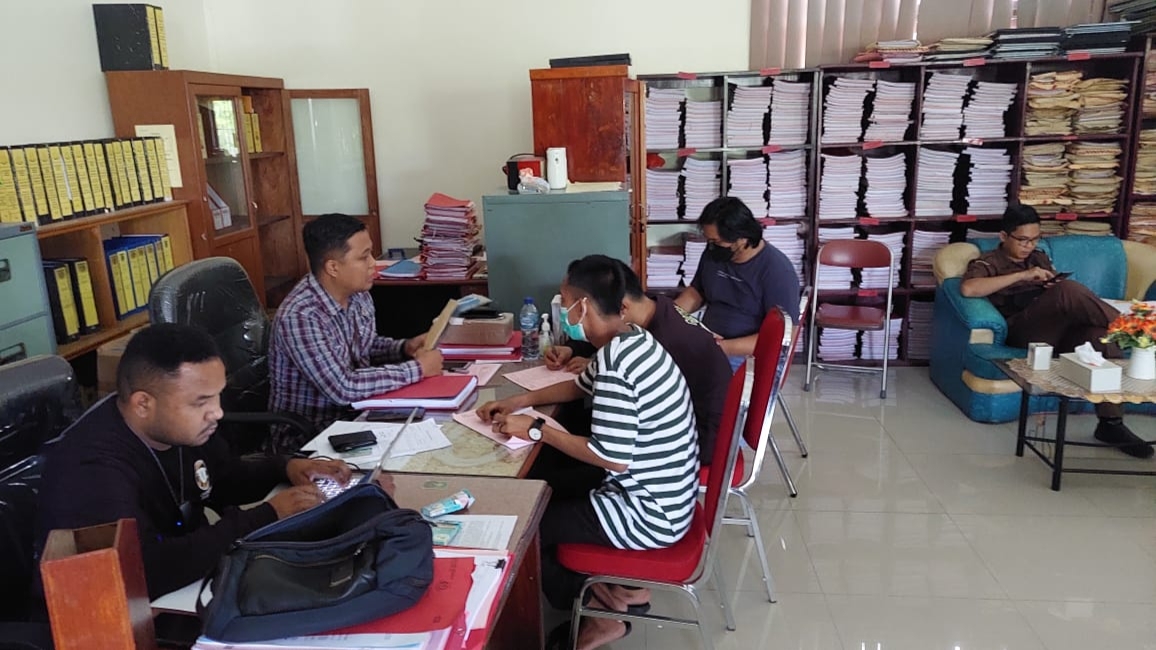 polisi-serahkan-mm-dan-mh-tersangka-narkotika-ke-kejaksaaan