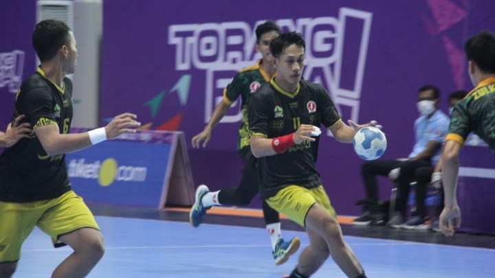 duo-sir-tampil-trengginas-tim-handball-kaltim-raih-perunggu