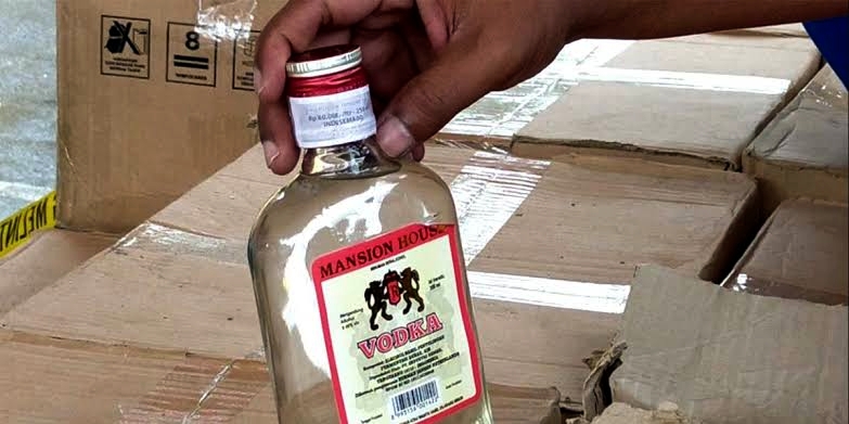 polisi-dalami-kepemilikan-miras-oplosan-di-timika