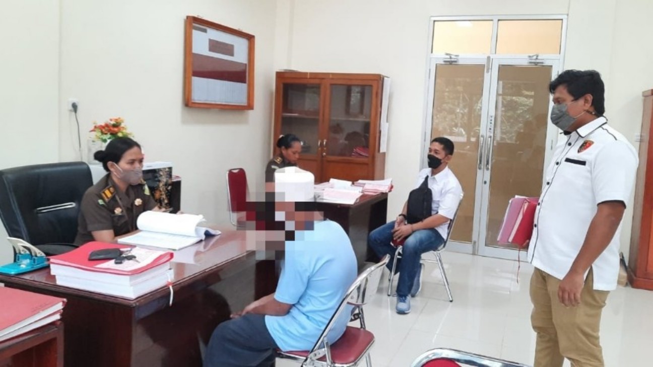 oknum-marbut-tersangka-pencabulan-5-murid-ngaji-diserahkan-ke-kejari-mimika