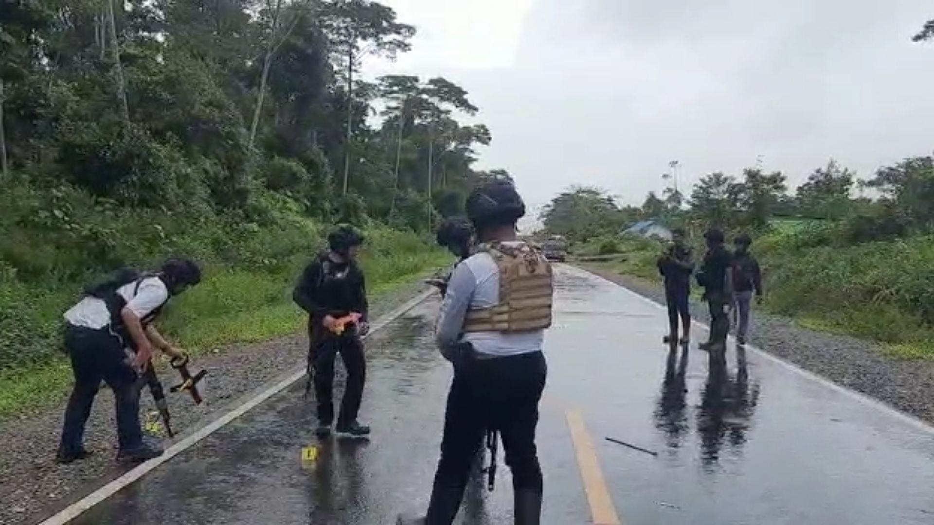 polisi-olah-tkp-penembakan-warga-sipil-di-nduga