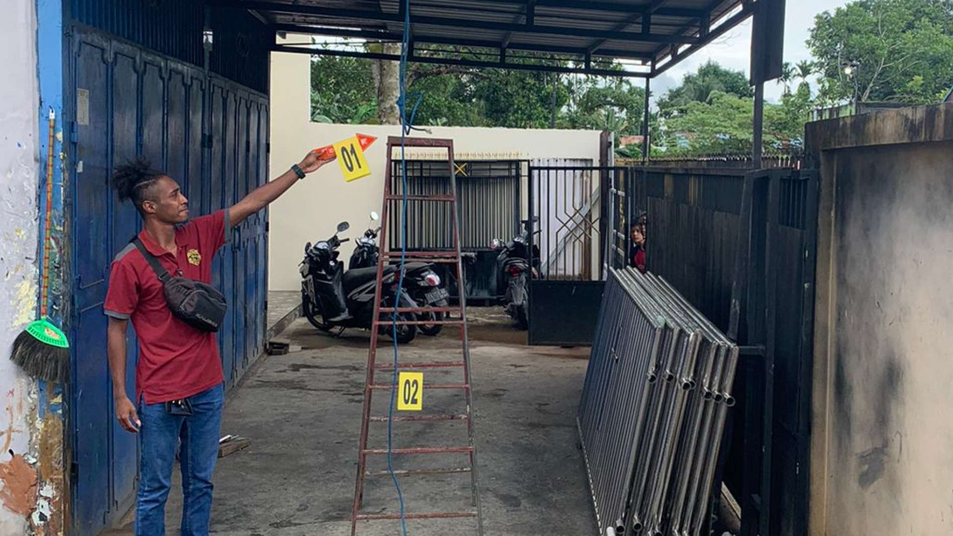 seorang-pria-di-timika-akhiri-hidup-dengan-gantung-diri-depan-rumahnya