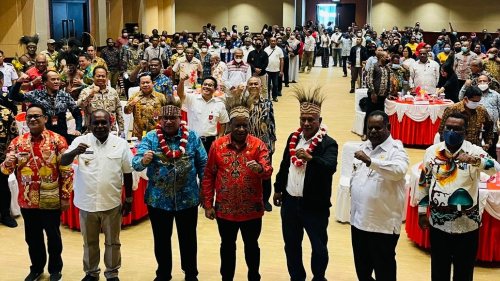 kunjungi-merauke-wamendagri-sebut-setiap-dob-butuh-1000-asn