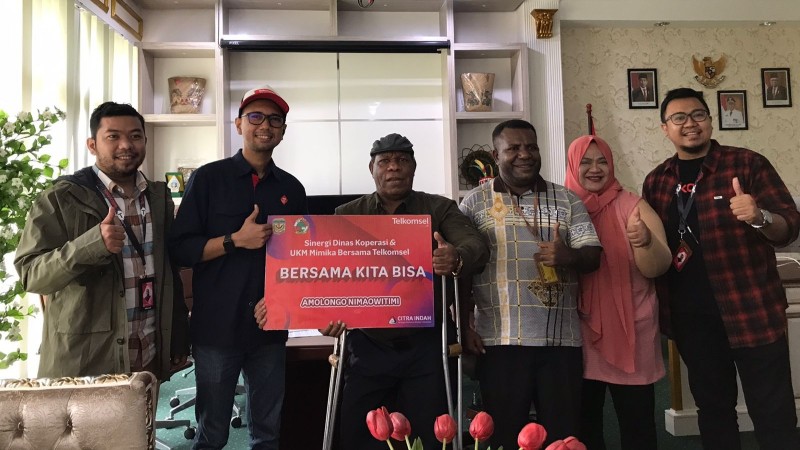 berdayakan-umkm-oap-telkomsel-gandeng-dinas-koperasi-mimika