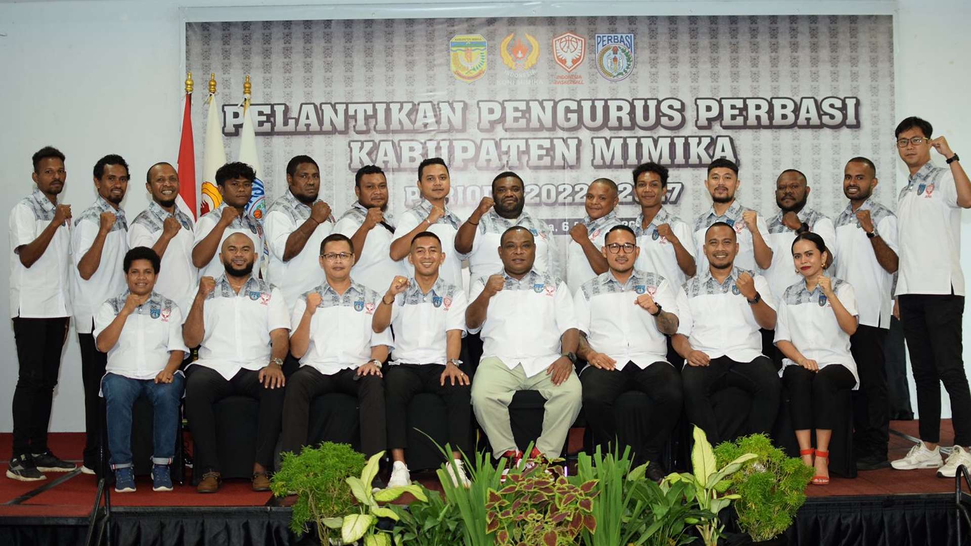 pengurus-perbasi-mimika-dilantik-cessar-a-tunya-kembali-jadi-ketua