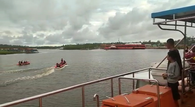 long-boat-dihantam-ombak-aladin-hilang-di-perairan-puriri-timika