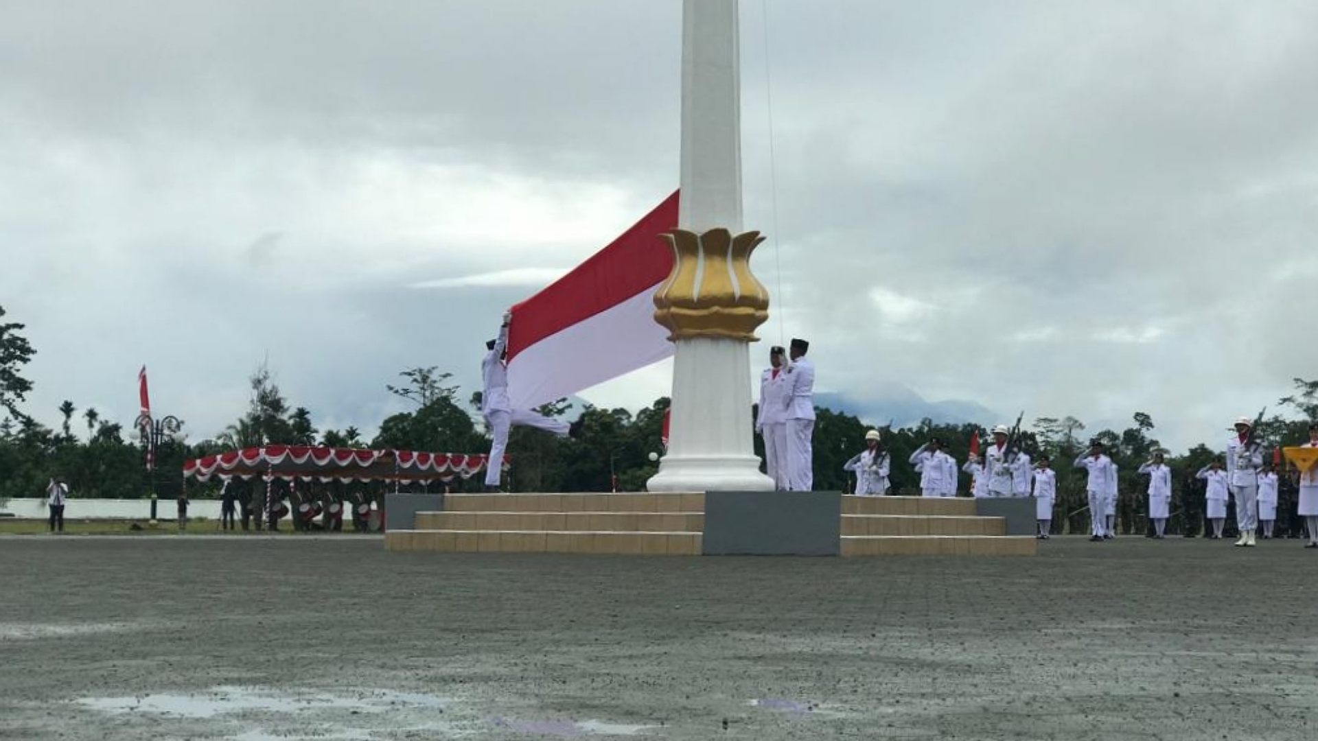 momen-hut-ri-di-mimika-bangga-sudah-77-tahun-merdeka