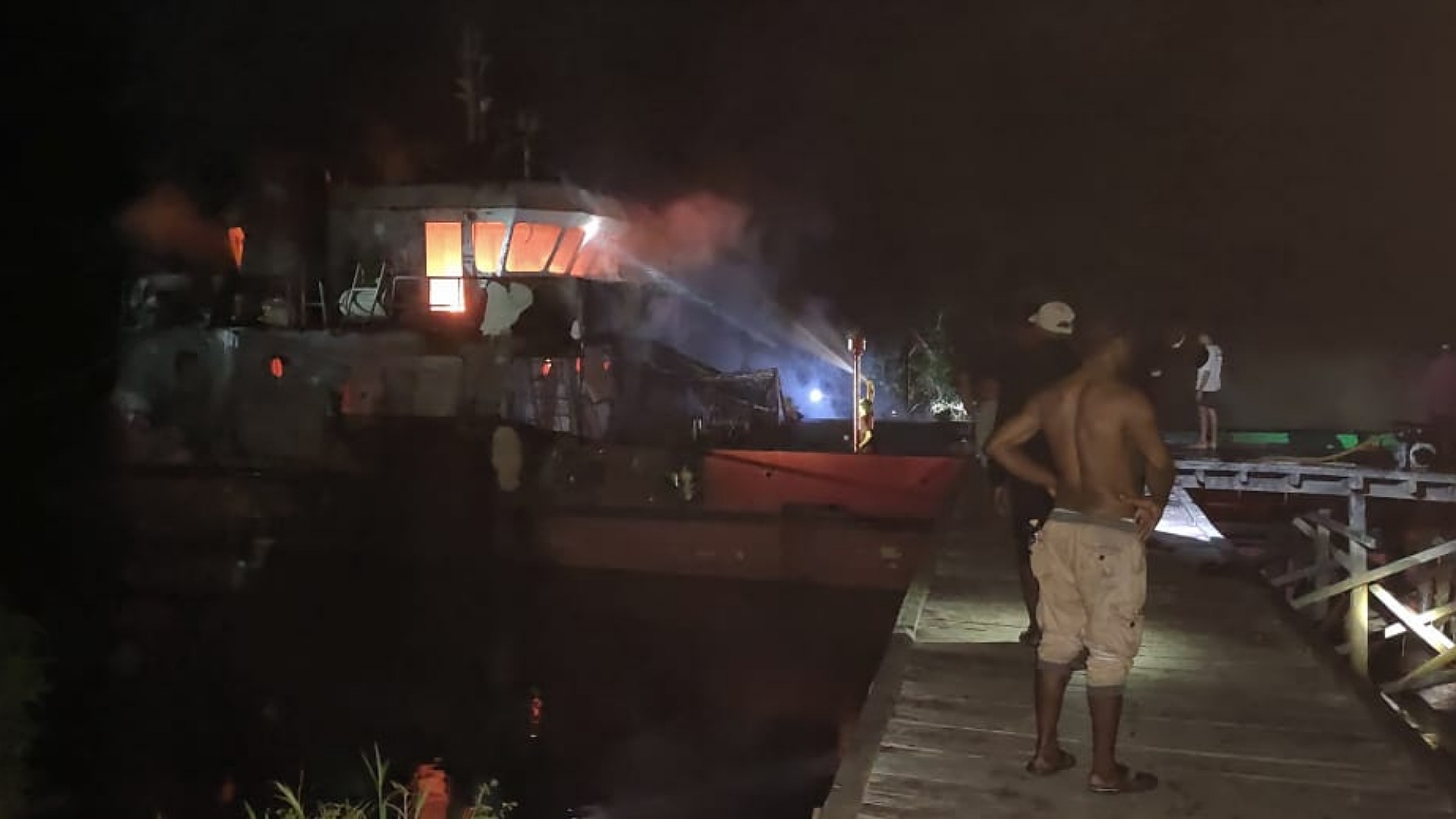 empat-abk-korban-kapal-terbakar-di-mappi-belum-ditemukan