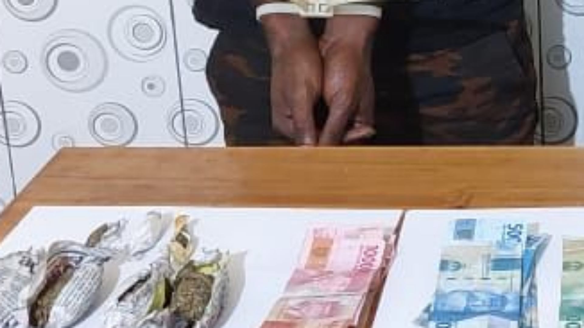 pemuda-ini-tertangkap-simpan-ganja-dalam-celana-dalam