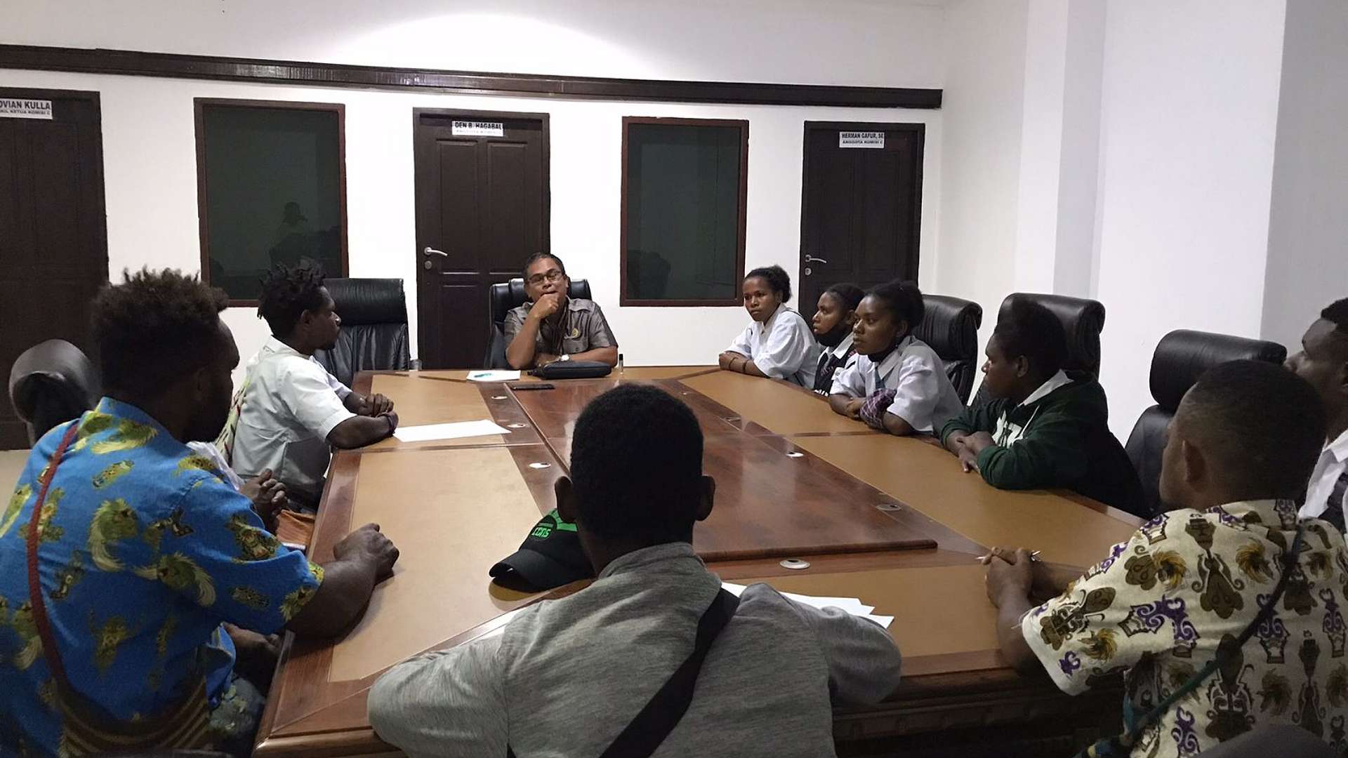 merasa-ditelantarkan-siswa-sman-5-sentra-pendidikan-mengadu-ke-dprd-mimika