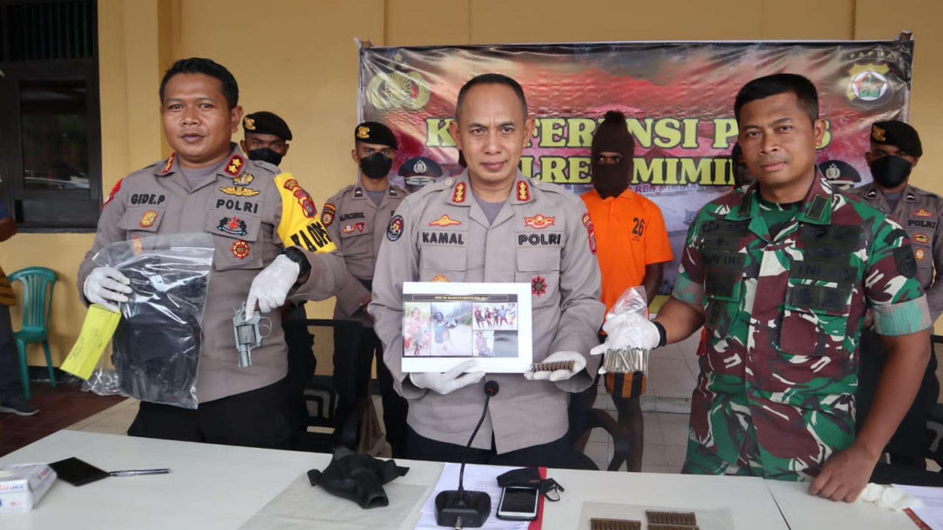 terlibat-jual-beli-amunisi-ketua-knpb-timika-ditangkap