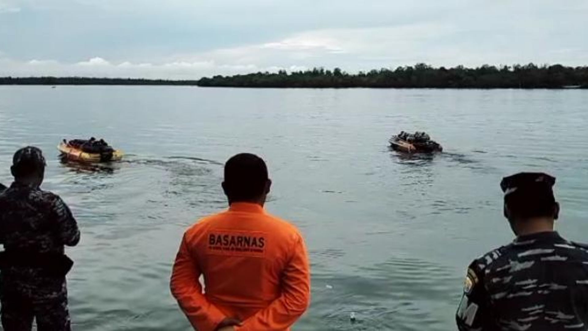 perahu-ketinting-terbalik-di-muara-ayip-asmat-tiga-penumpang-hilang