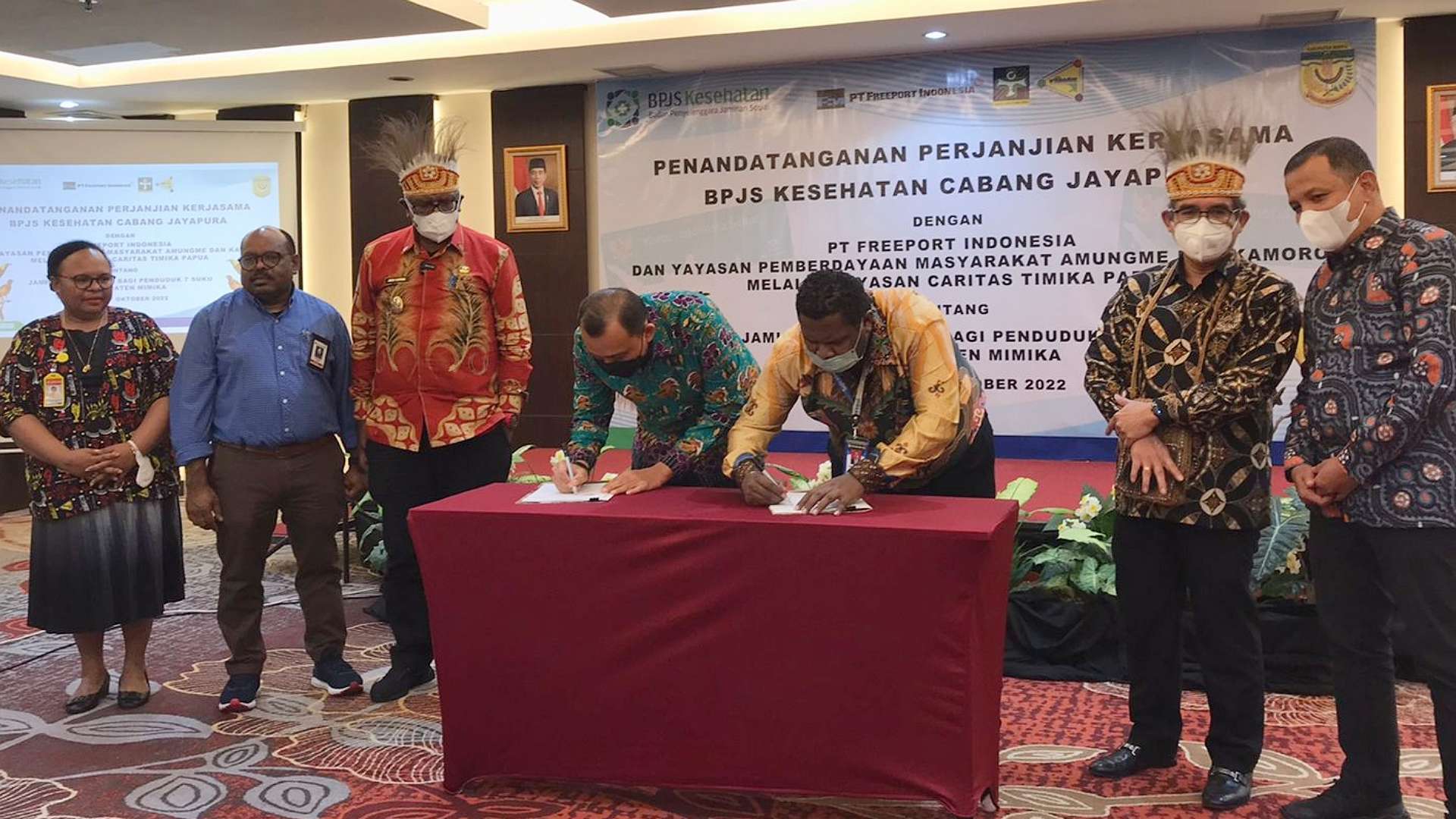 pt-freeport-beri-jaminan-kesehatan-bagi-30-ribu-masyarakat-tujuh-suku
