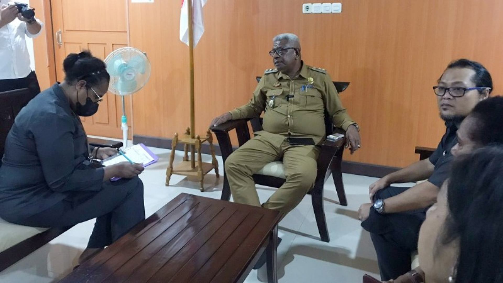 plt-bupati-john-rettob-minta-warga-jangan-takut-didatangi-petugas-regsosek-bps