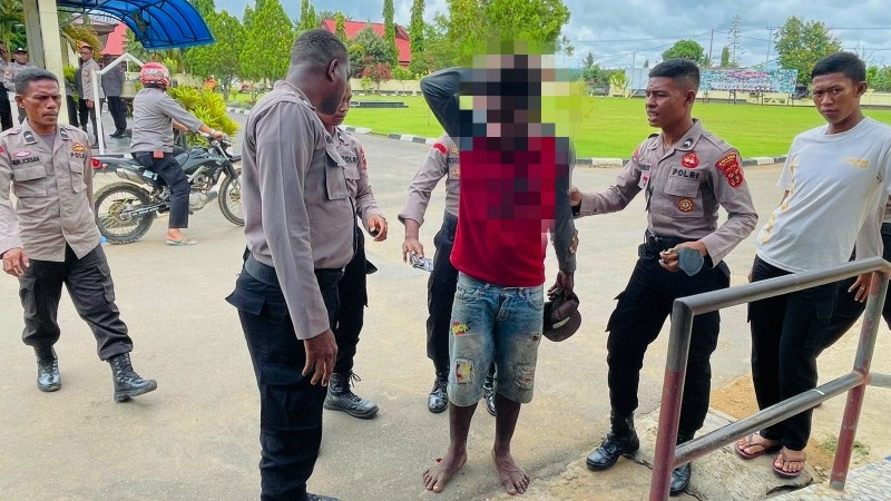 usai-merusak-truk-yang-mengantri-solar-es-serahkan-diri-ke-polres-merauke