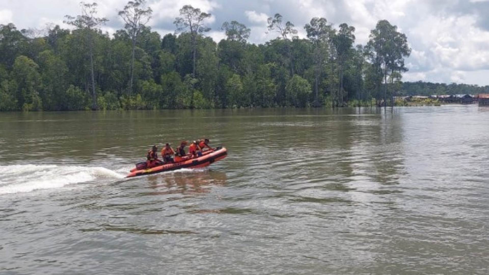 ayah-dan-anak-dilaporkan-hilang-saat-memancing