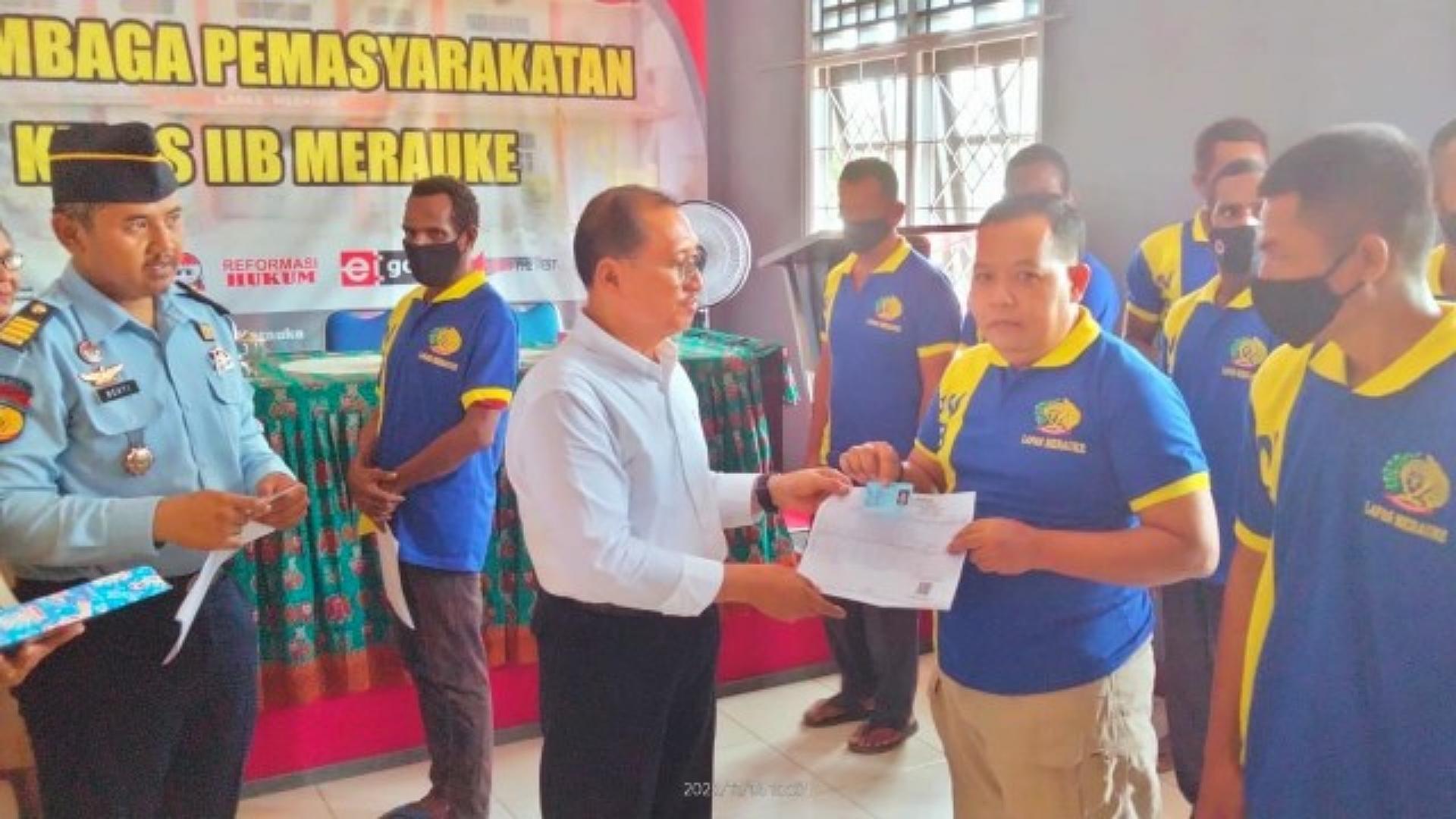 111-warga-binaan-lapas-kelas-iib-merauke-terima-ktp-elektronik