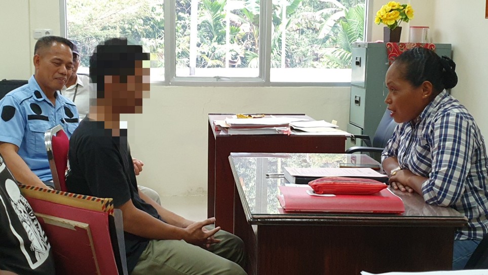 polisi-serahkan-tersangka-tindak-pidana-pencucian-uang-ke-kejaksaan