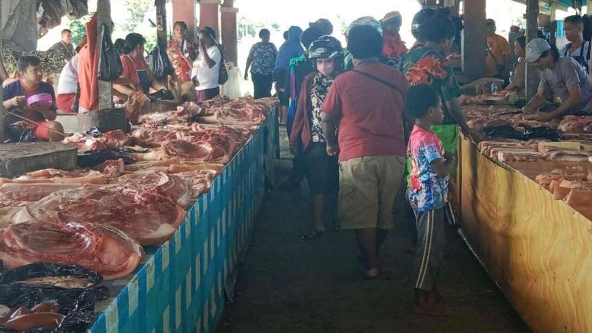 Lapak daging babi di Pasar Sentral Timika. Foto: Faris/ Papua60detik
