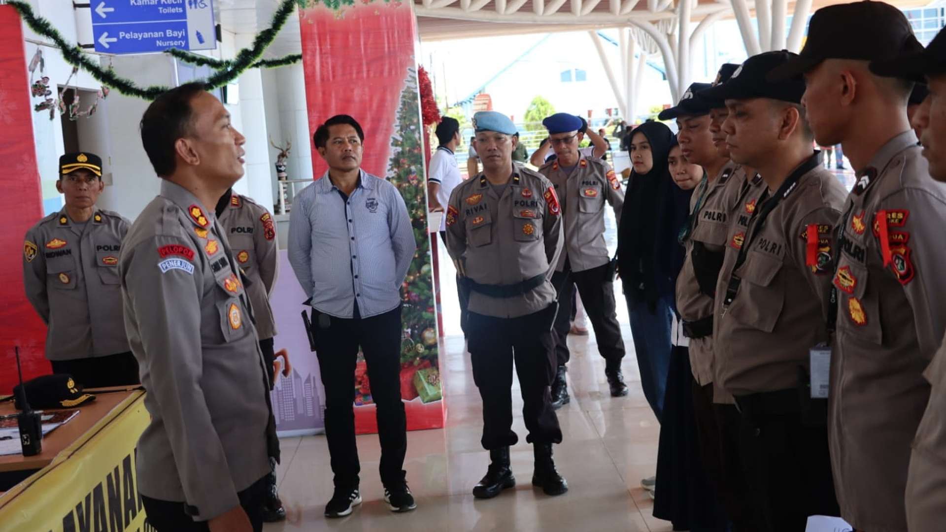 kapolres-merauke-cek-kesiapan-pos-pengamanan-dan-pelayanan-nataru