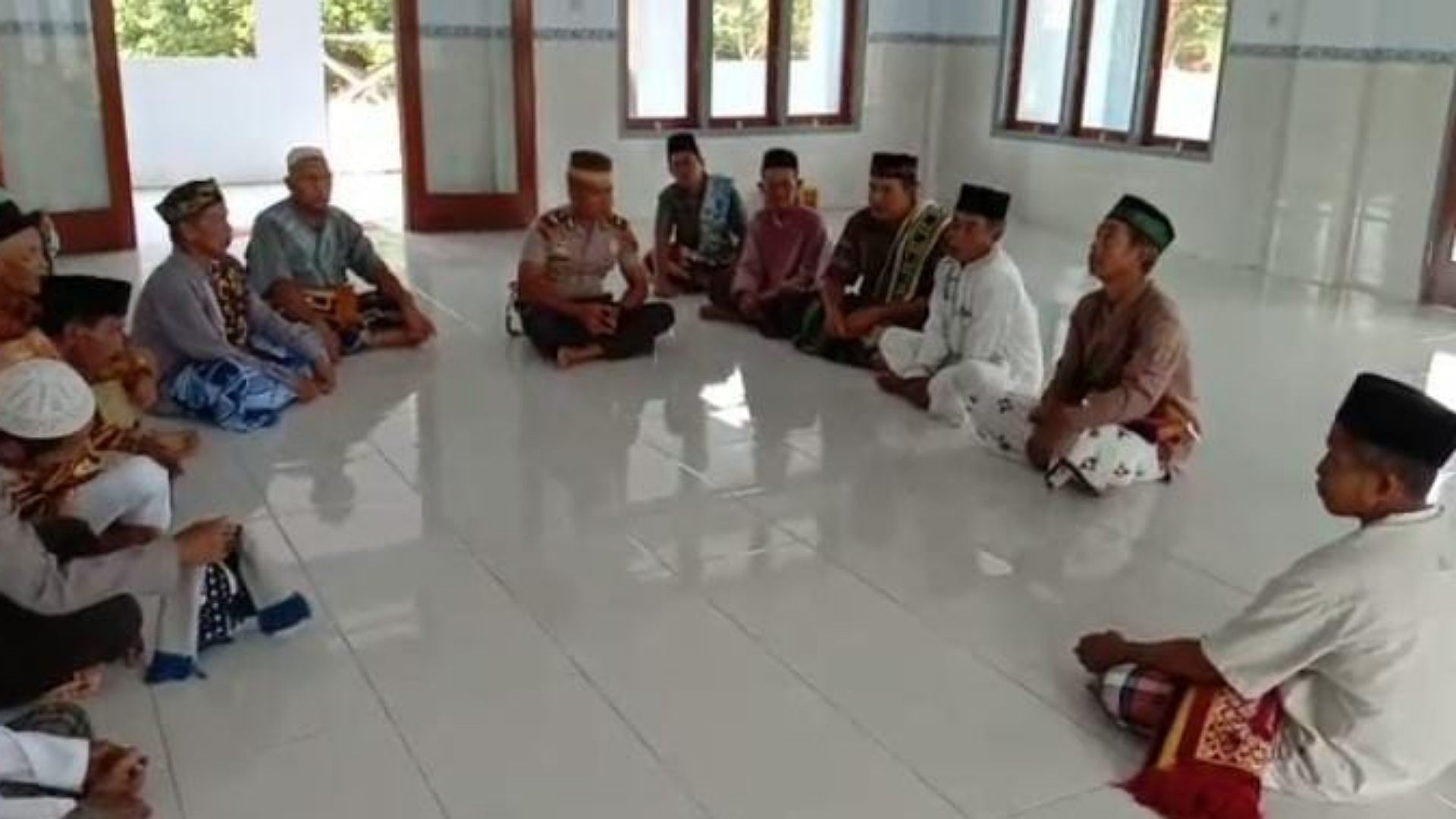 polisi-di-merauke-jumat-curhat