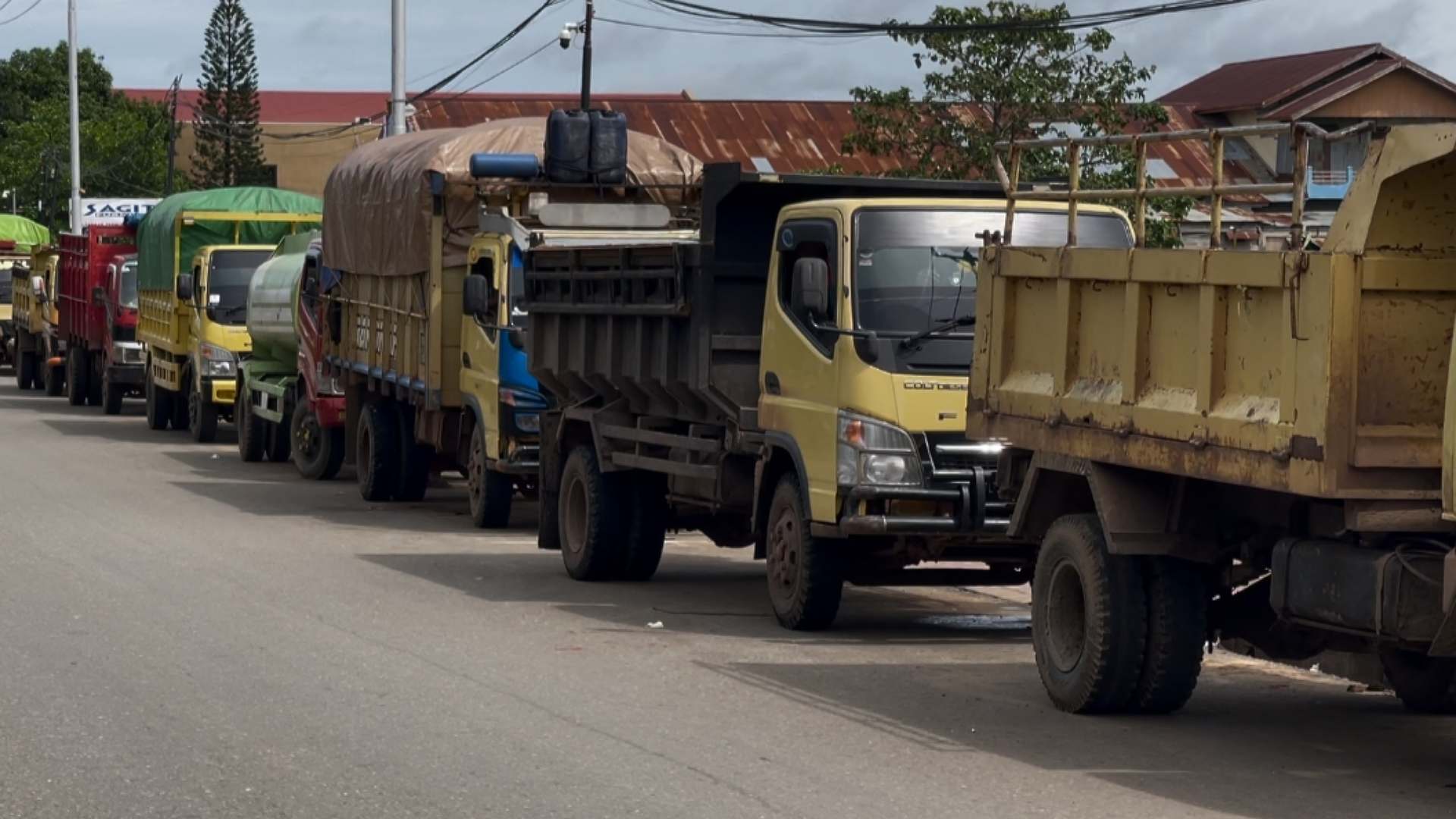 banyak-mobil-tak-laik-jalan-ngantri-bbm-kapolres-minta-dishub-tertibkan-kir