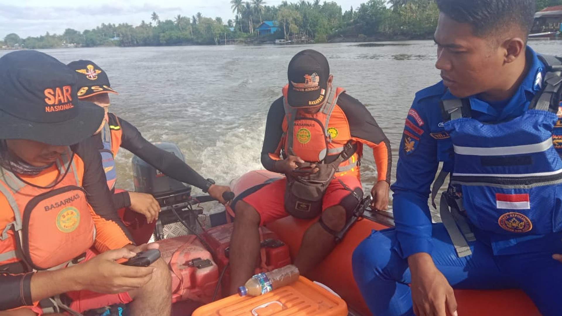 jatuh-dari-kapal-abk-km-merpati-hilang-terbawa-arus