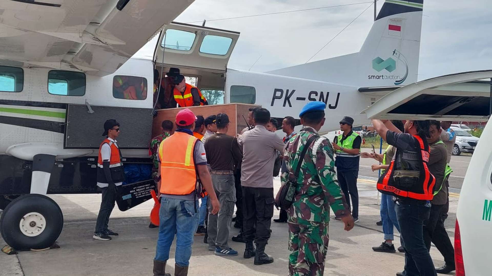 jenazah-damri-tukang-ojek-yang-tewas-diserang-di-gome-dievakuasi-ke-timika