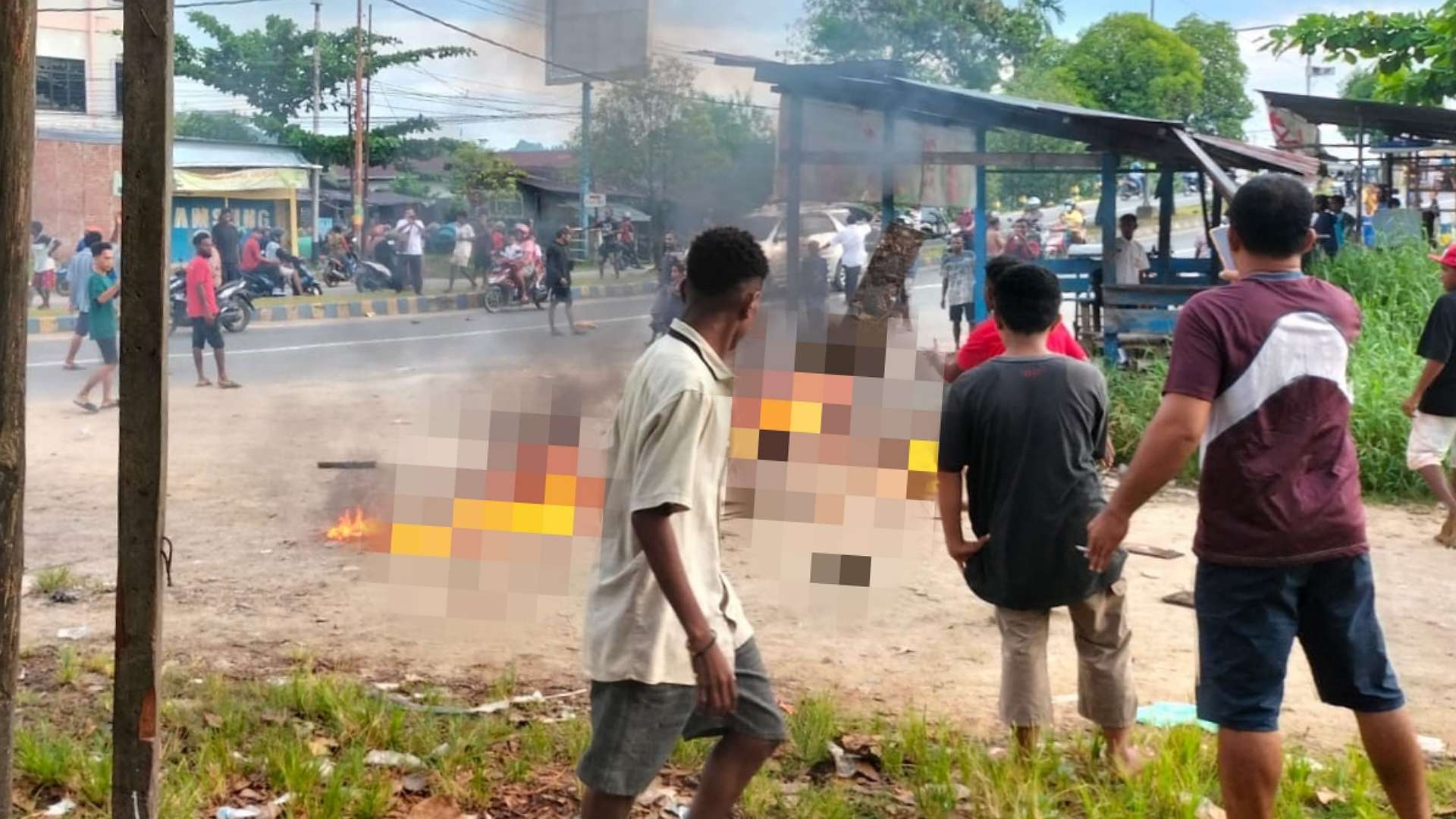 warga-main-hakim-sendiri-seorang-wanita-dibakar-hidup-hidup
