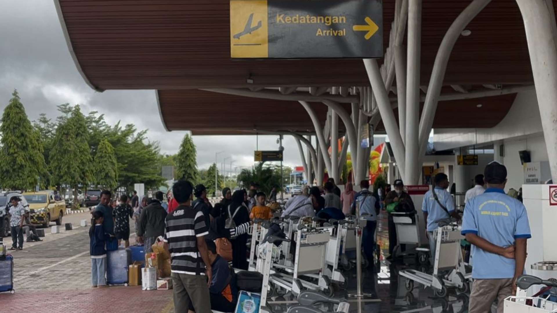 sempat-batal-berangkat-semua-penumpang-lion-air-terbang-ke-tujuan-hari-ini
