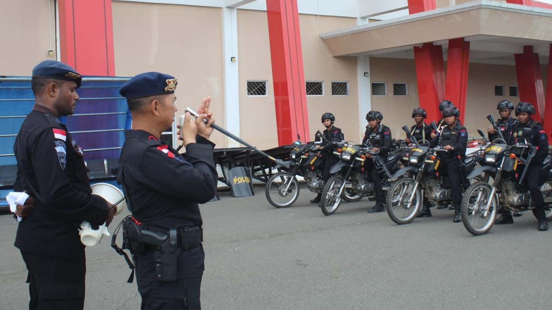 brimob-merauke-latihan-detasemen-45-anti-anarki